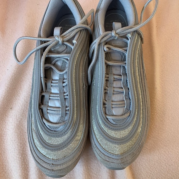 Nike Air Max - Picture 2 of 4